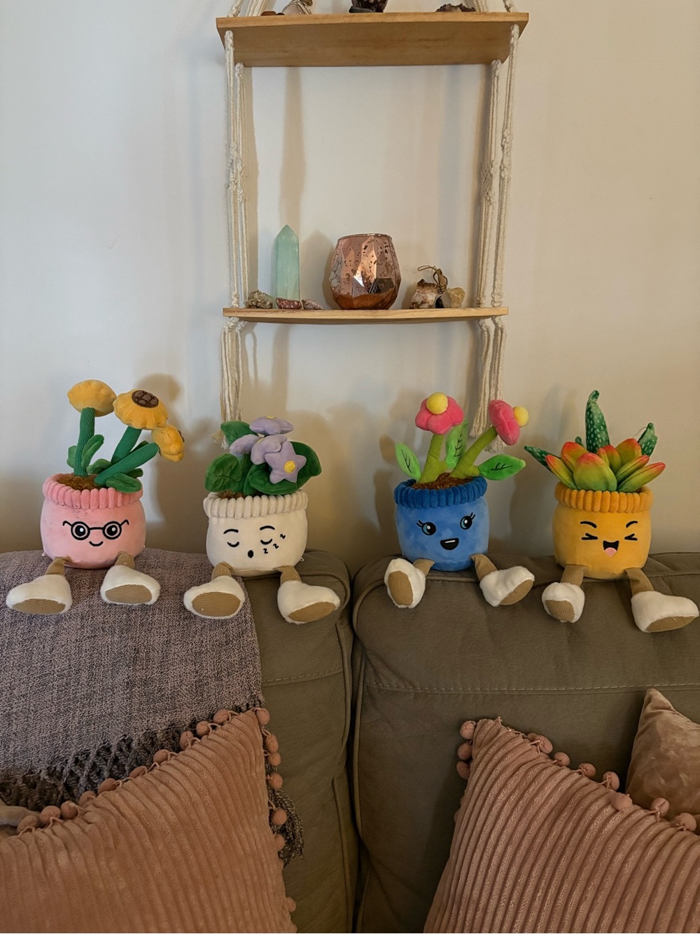 Member’s Mark plush plants with weighted base 4pk